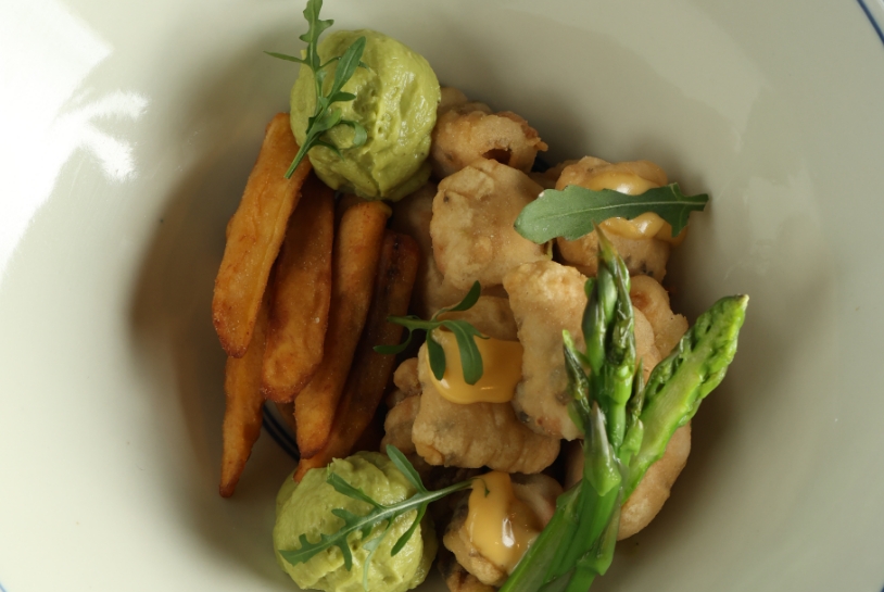 Bowl de pollo o pescado con guarnición